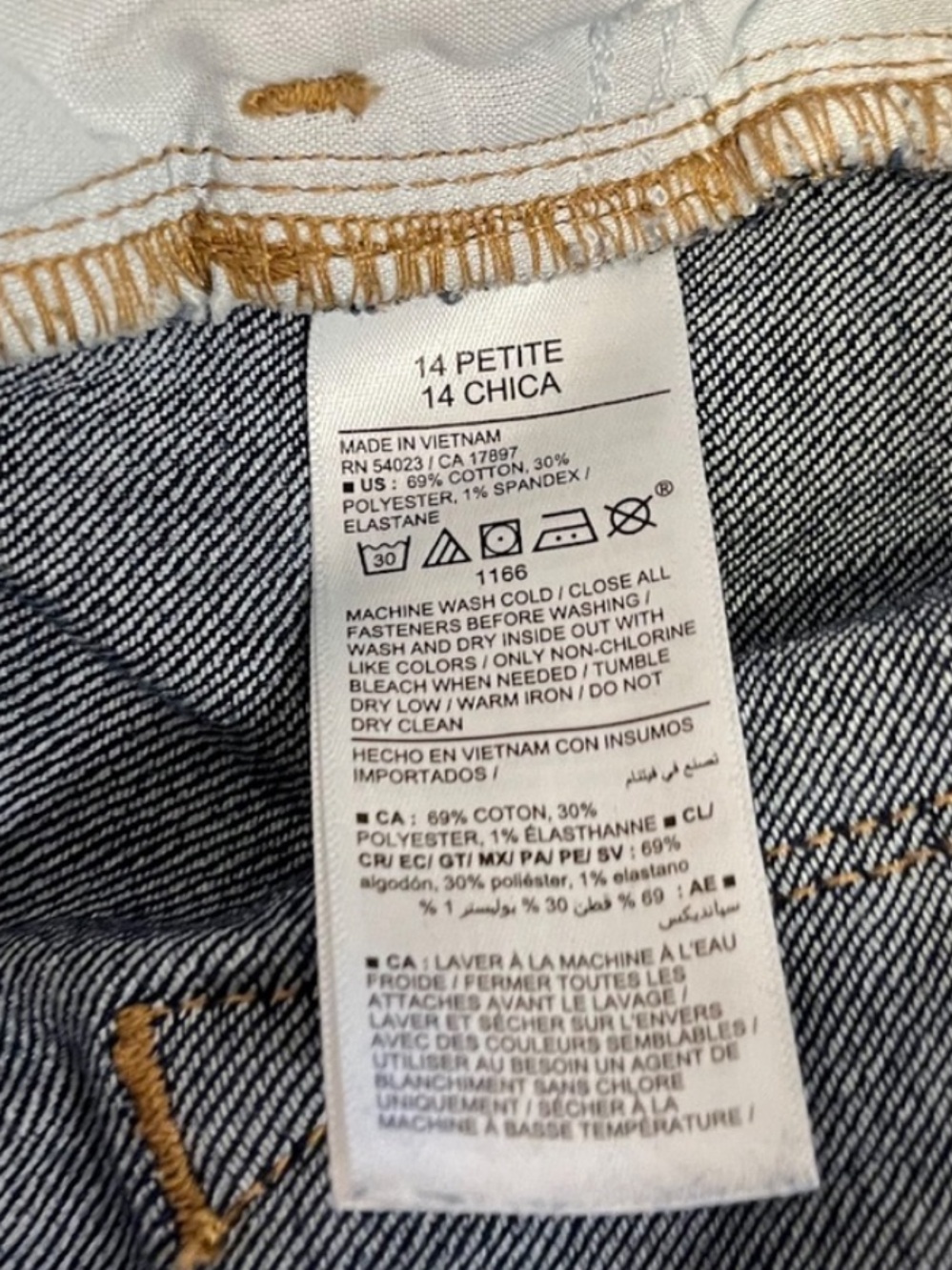 OLD NAVY Mid Rise WOW  Bootcut Jeans in Deep Indigo size 14 PETITE - Picture 8 of 11